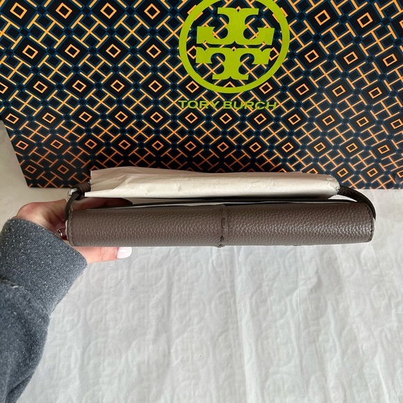 Tory Burch McGraw Wallet Crossbody Bag Silver Maple Gold Taupe Grey Gray - Picture 5 of 16